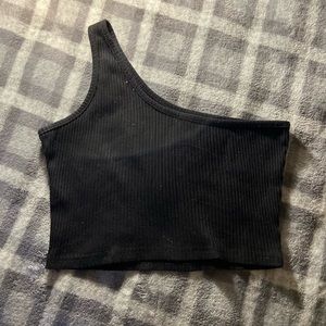 One side strap crop top